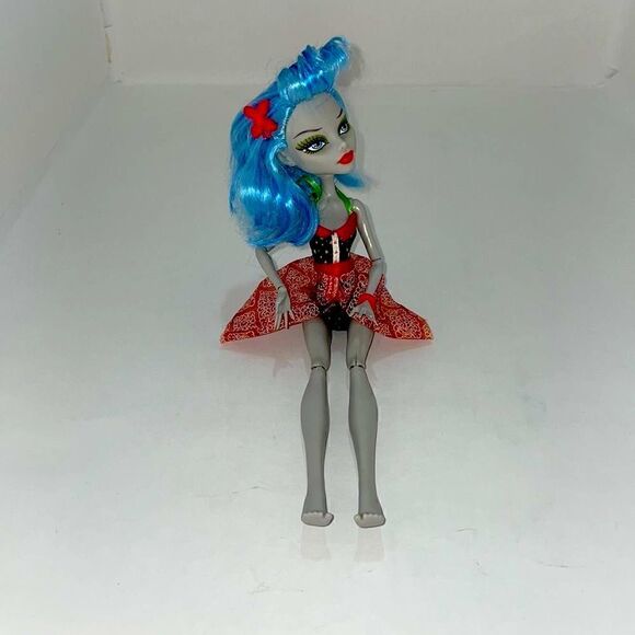 Ghoulia Yelps Monster High with clothes, Skull Shores - Picture 3 of 8